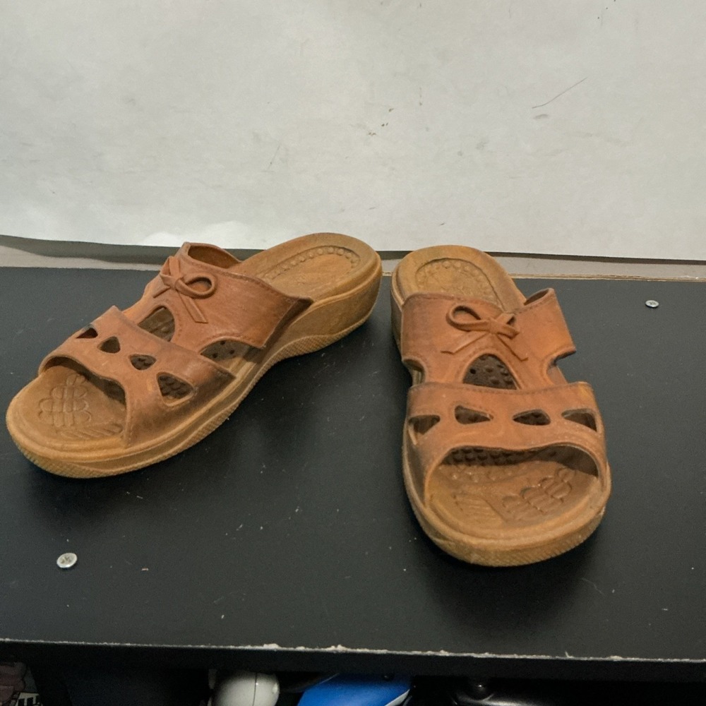 Pali Hawaii Womens M-172 Bow Brown Wedge Sandals Size M Sea Turtle Logo